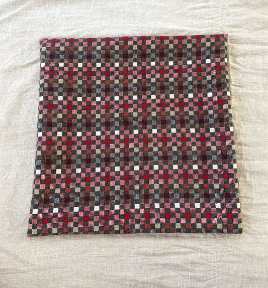 尾州 ドビー織り　正方形クッションカバー（市松　レッド）50cm×50cm