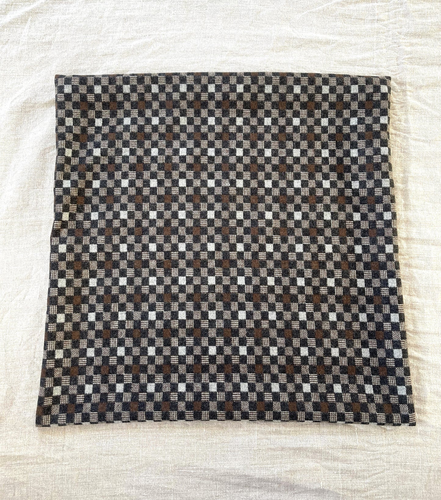 尾州 ドビー織り　正方形クッションカバー（市松　ブラウン）50cm×50cm