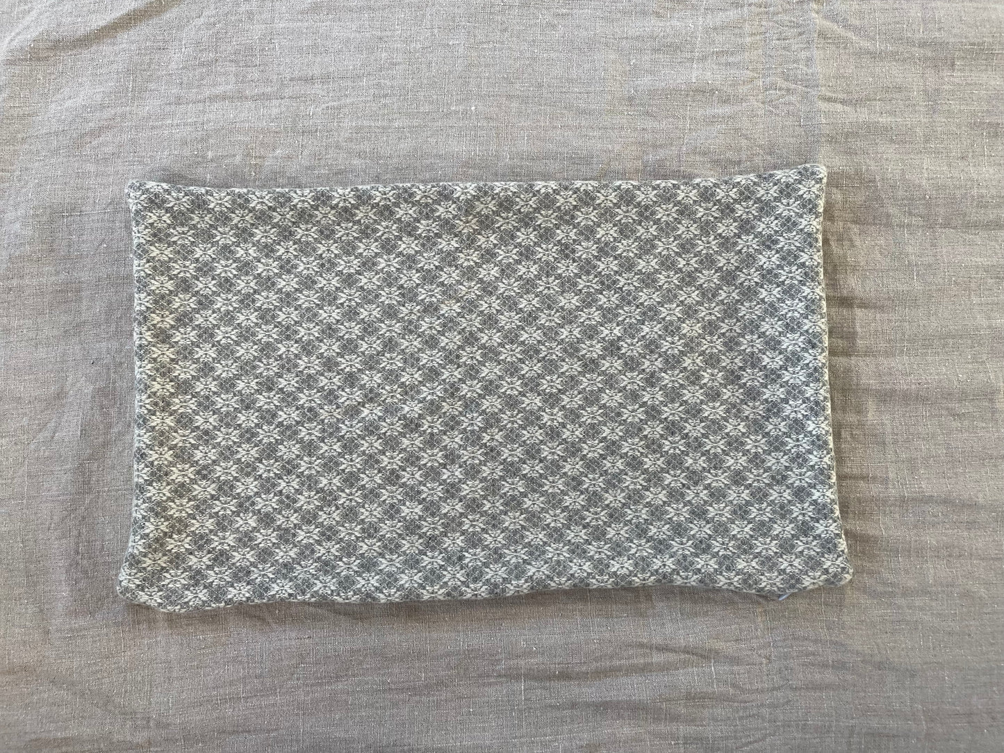 BISHU Dobby Rectangular Cushion Cover (Light Gray, Small Floral Print) 30cm x 50cm