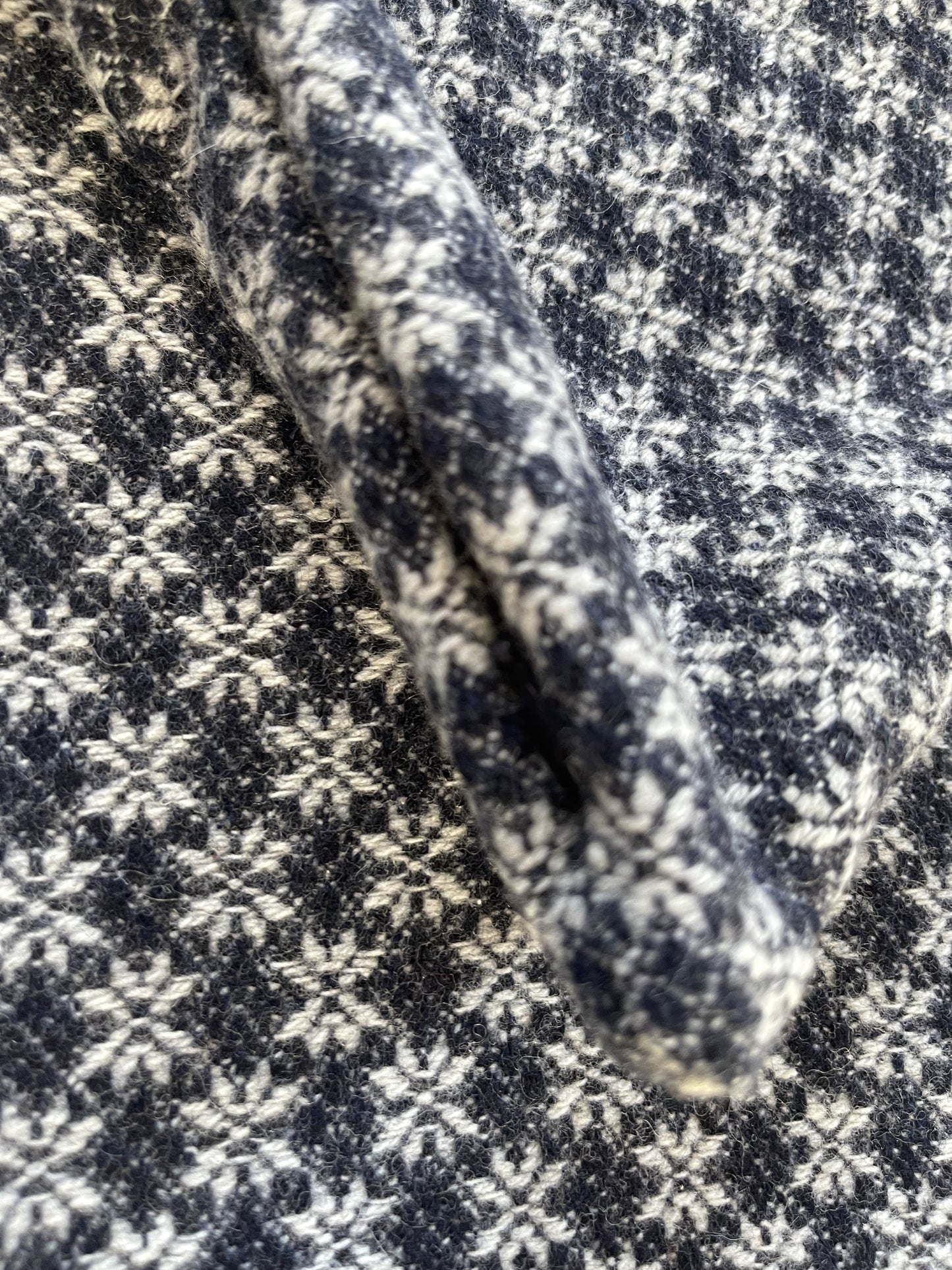 BISHU Dobby Rectangular Cushion Cover (Navy with Small Floral Pattern) 30cm x 50cm