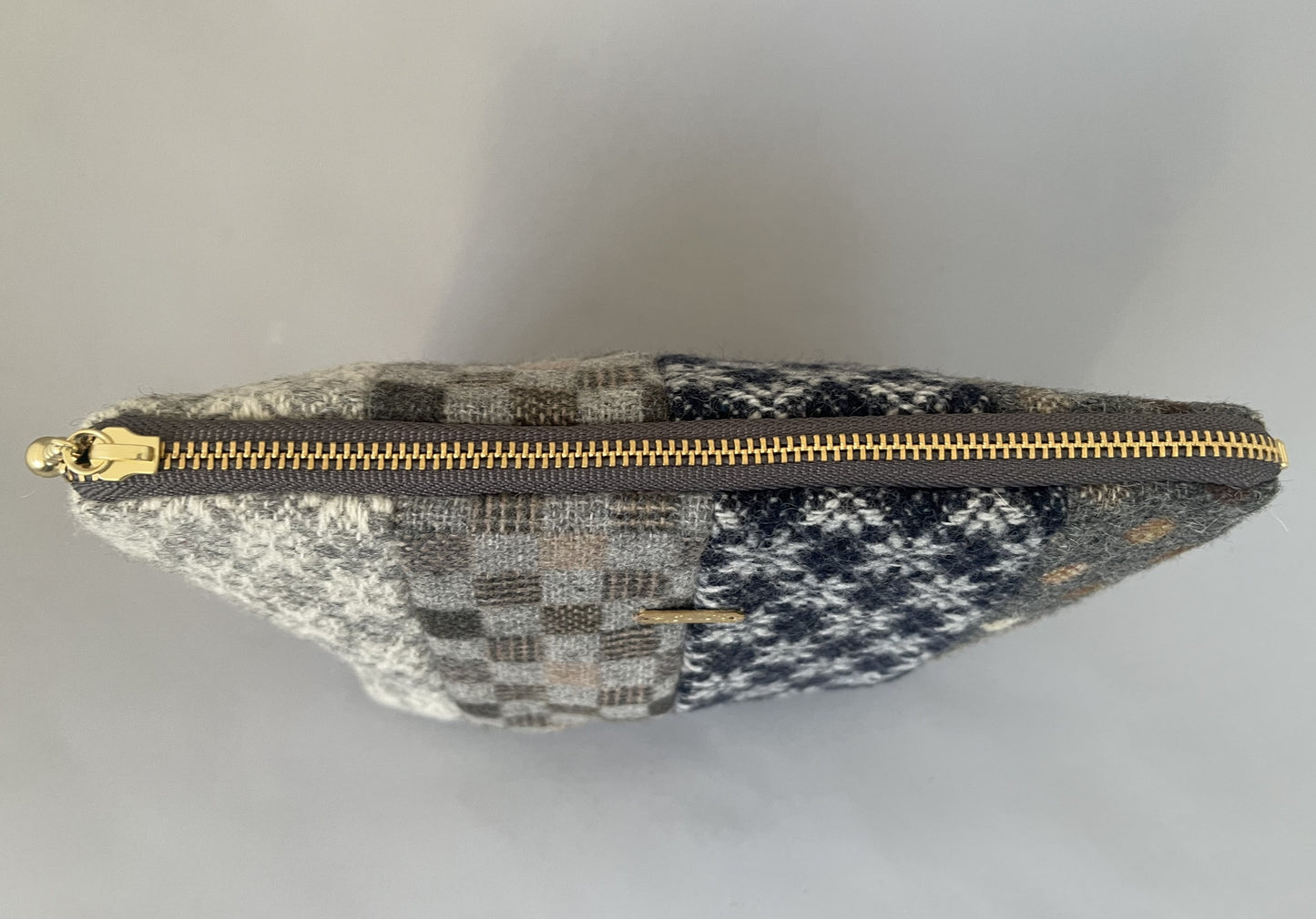 尾州　アップサイクルウール　ポーチ（パッチワーク）寒色