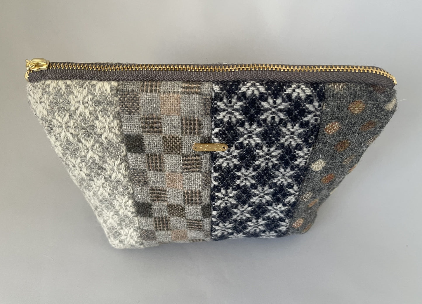 尾州　アップサイクルウール　ポーチ（パッチワーク）寒色