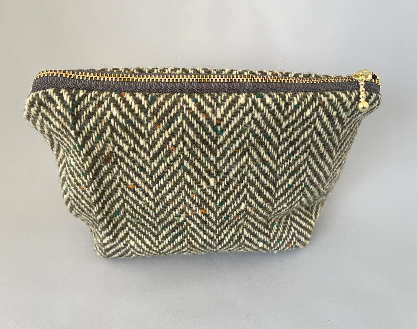 尾州　アップサイクルウール　ポーチ（ヘリンボーン）チャコール