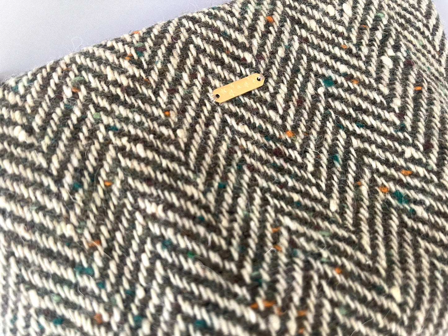 尾州　アップサイクルウール　ポーチ（ヘリンボーン）チャコール