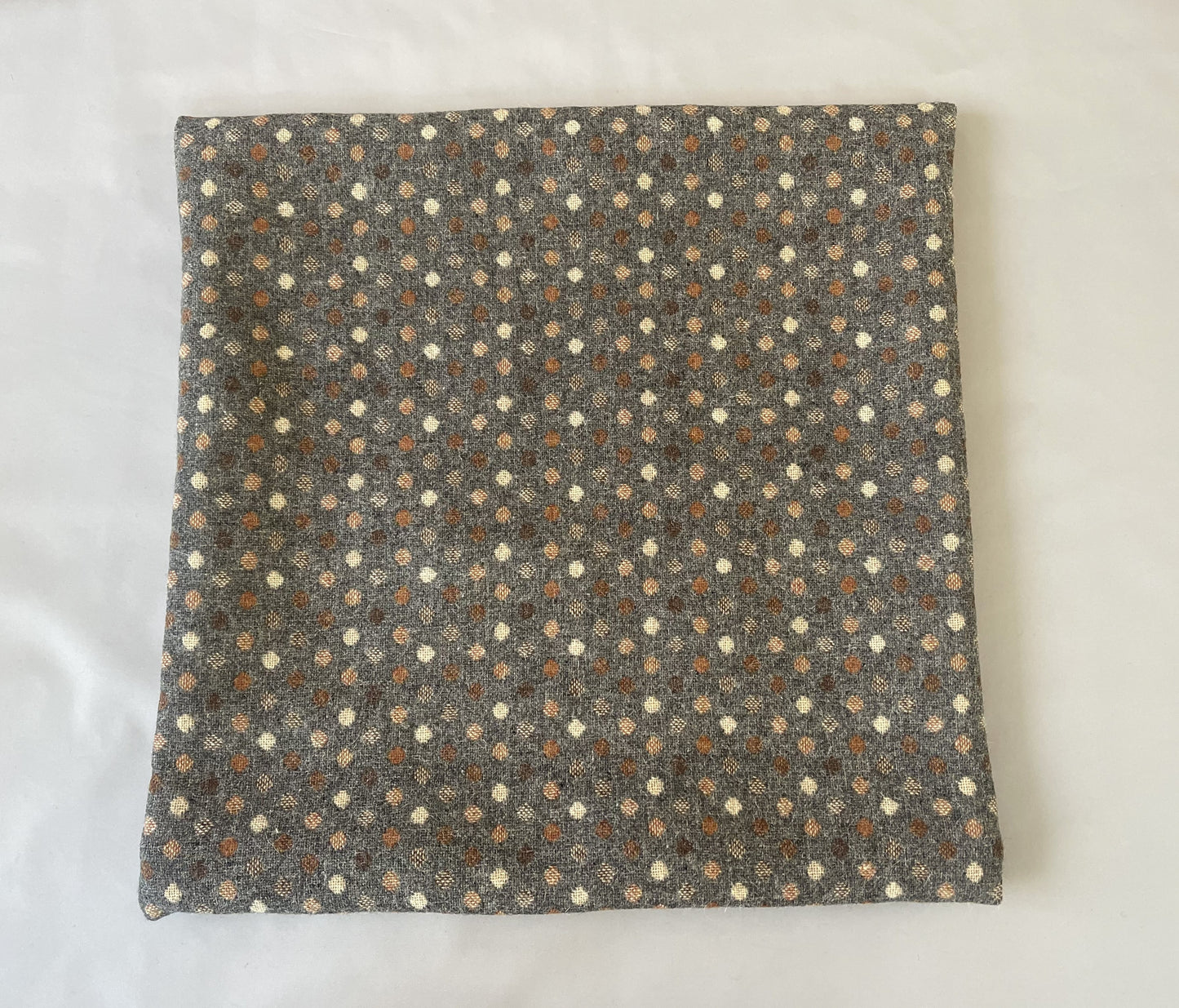 尾州 ドビー織り　正方形クッションカバー（水玉　グレー）45cm×45cm