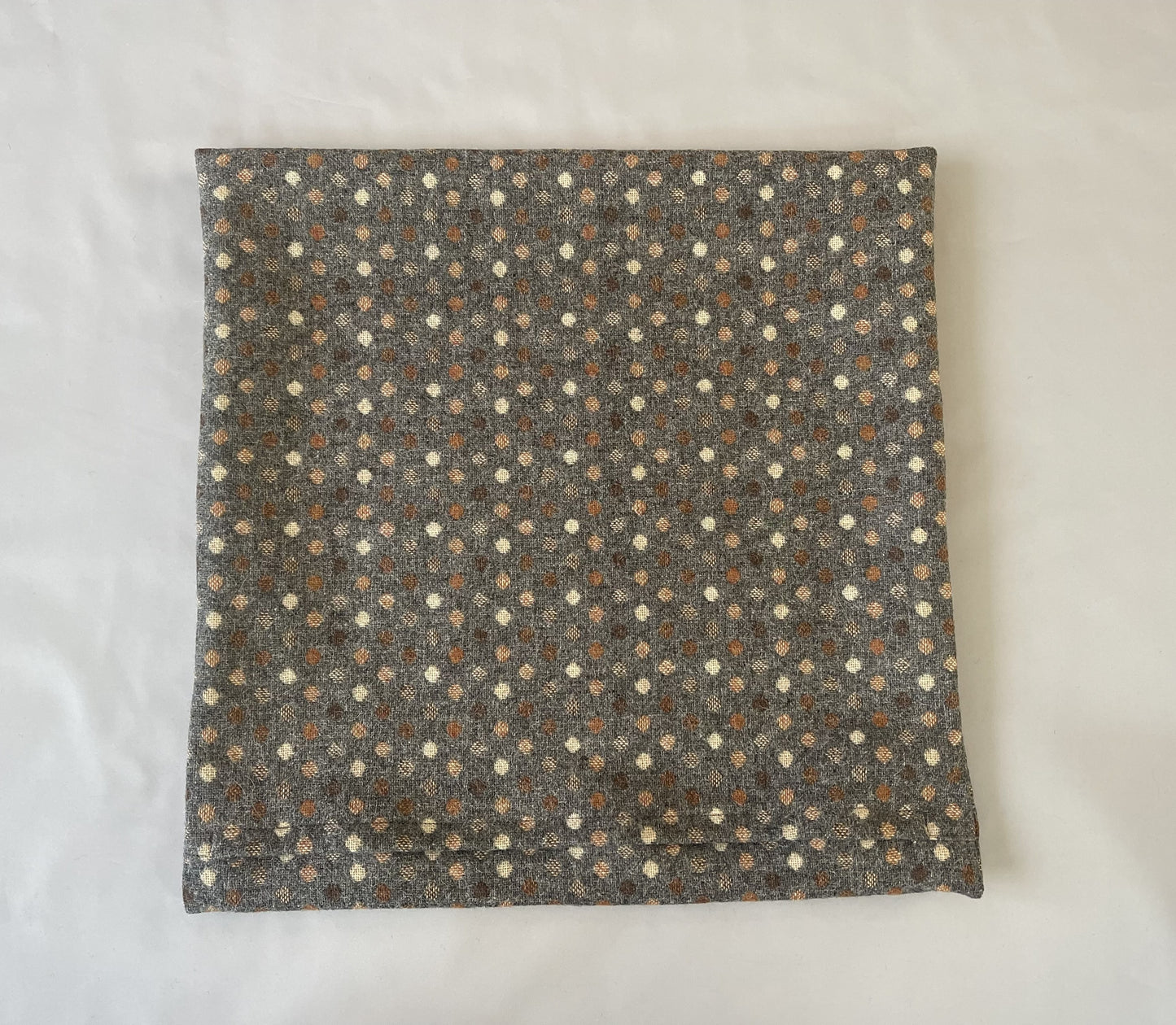 尾州 ドビー織り　正方形クッションカバー（水玉　グレー）45cm×45cm