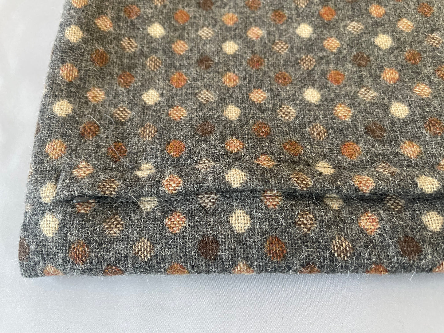 尾州 ドビー織り　正方形クッションカバー（水玉　グレー）45cm×45cm