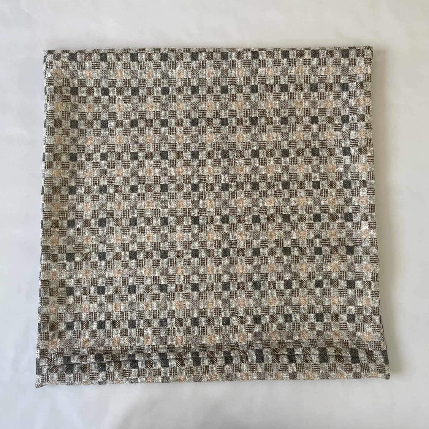 尾州 ドビー織り　正方形クッションカバー（市松　ライトグレー）50cm×50cm