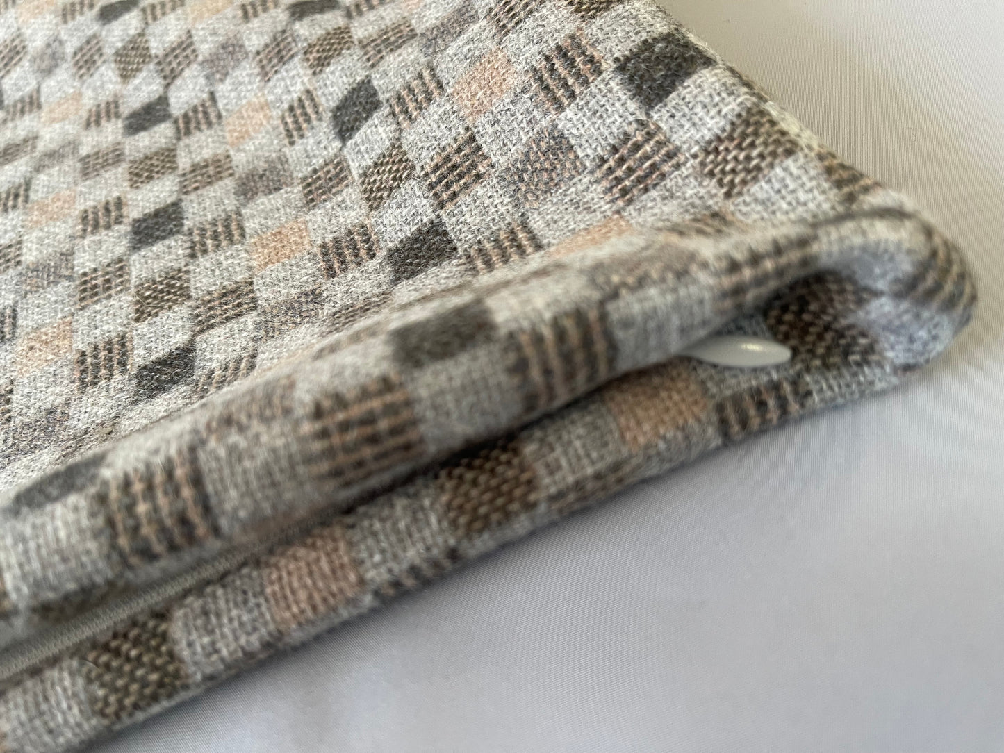 尾州 ドビー織り　長方形クッションカバー（市松　ライトグレー）30cm×50cm