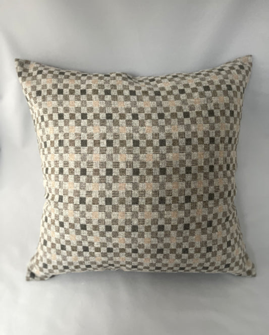 尾州 ドビー織り　正方形クッションカバー  50cm×50cm （ 市松　ライトグレー）