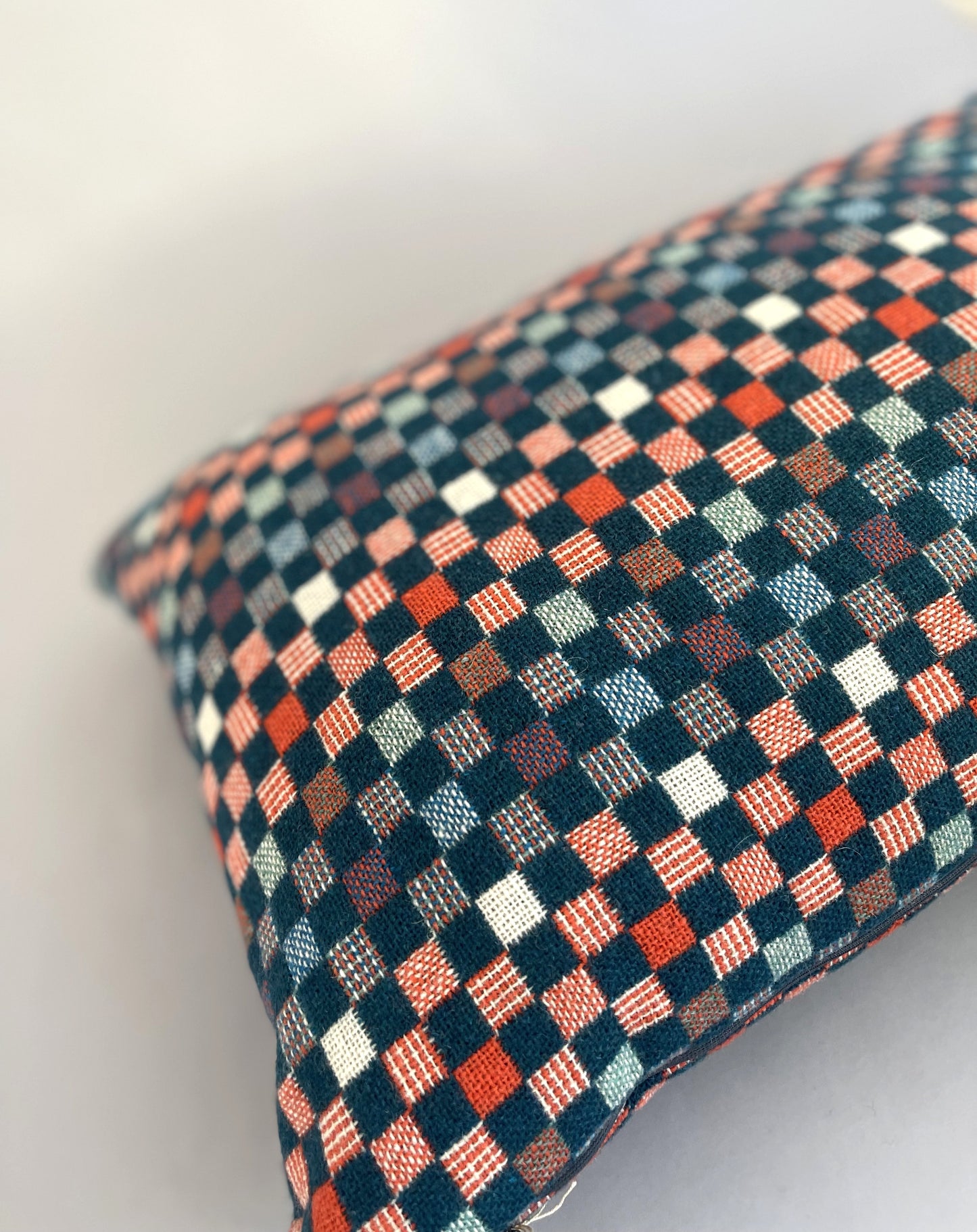 尾州 ドビー織り　長方形クッションカバー  30cm×50cm  （市松　ネイビー）