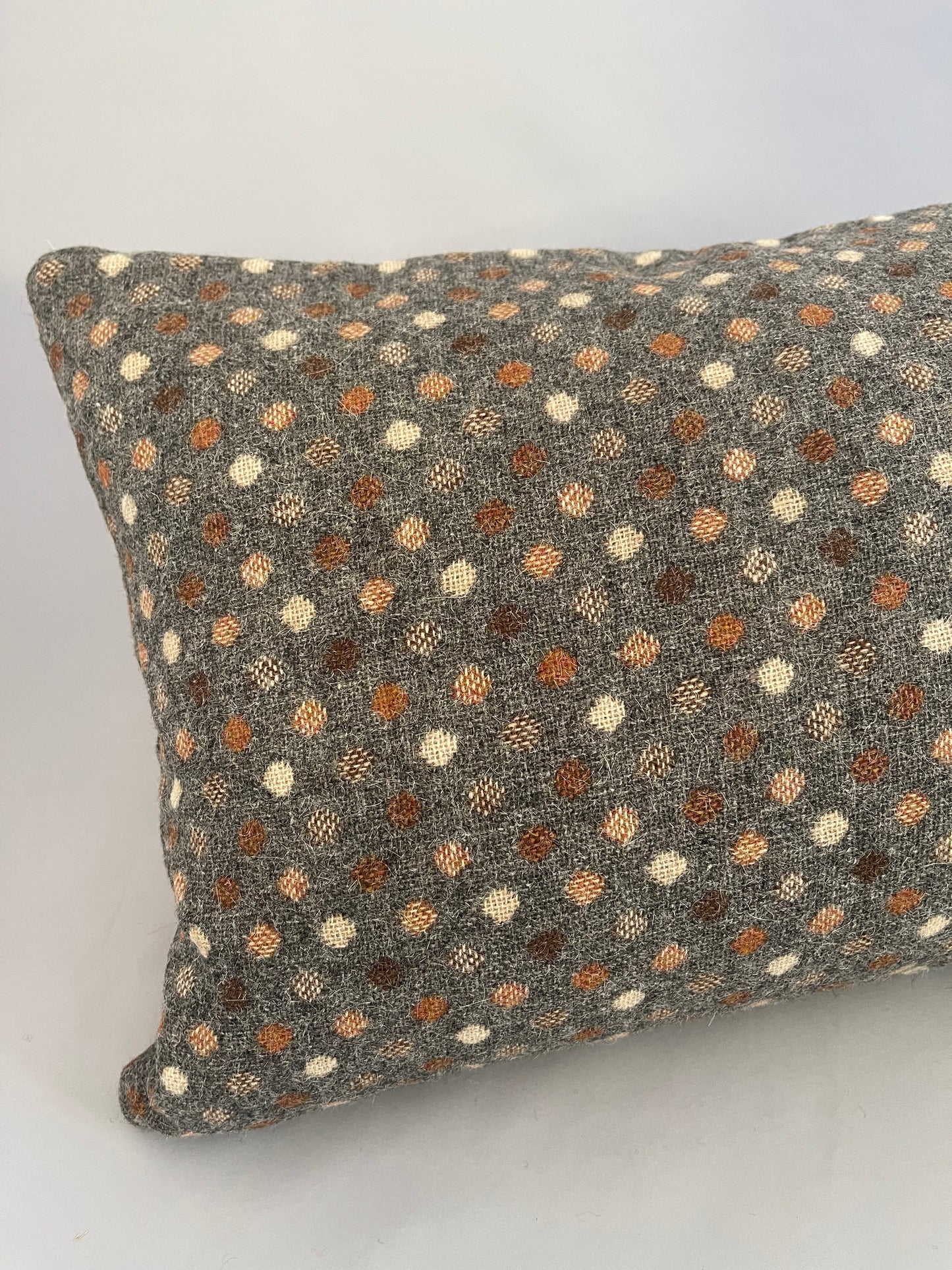 尾州 ドビー織り　長方形クッションカバー  30cm×50cm  （水玉　グレー）