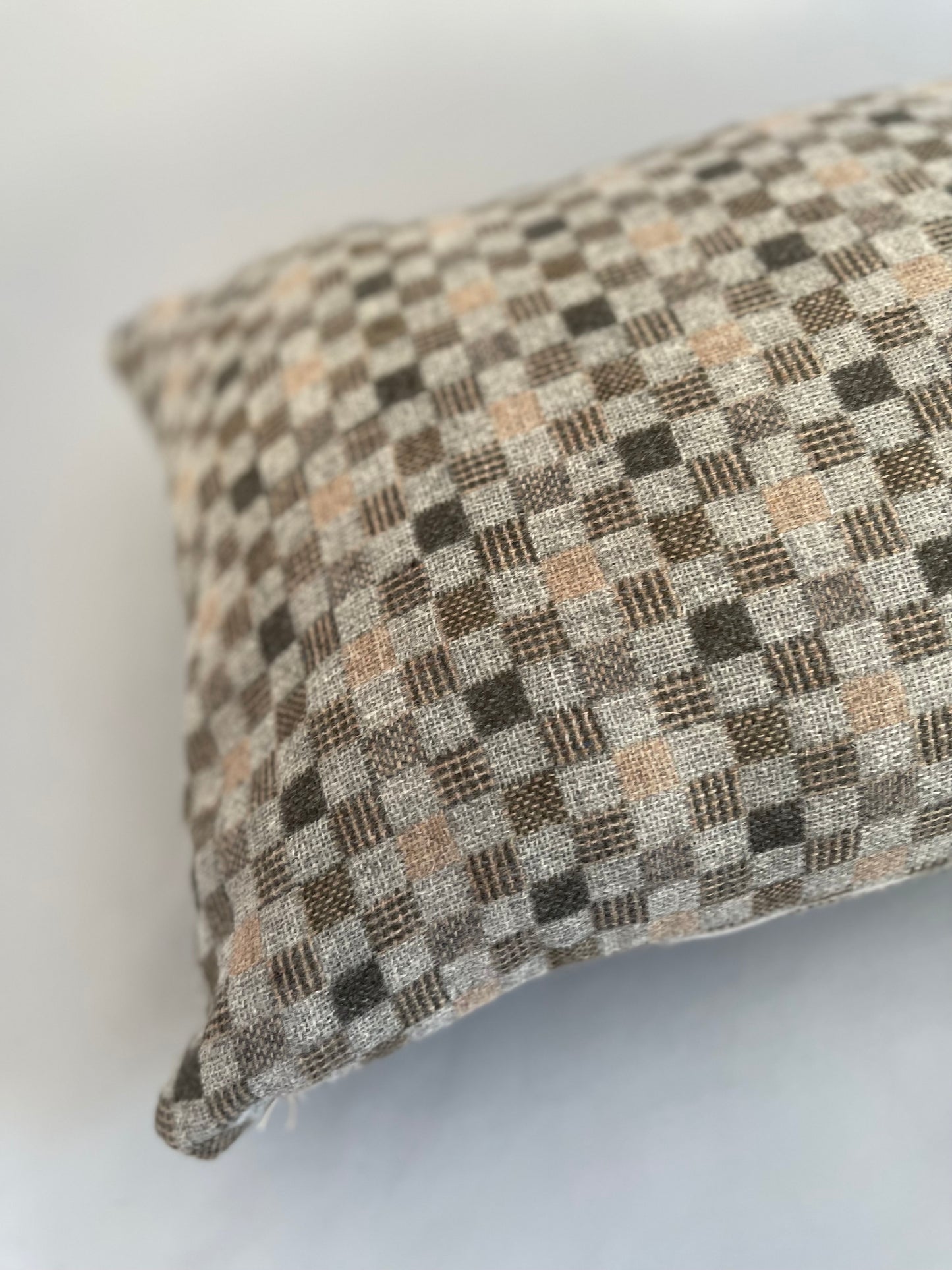 尾州 ドビー織り　長方形クッションカバー  30cm×50cm （市松　ライトグレー）